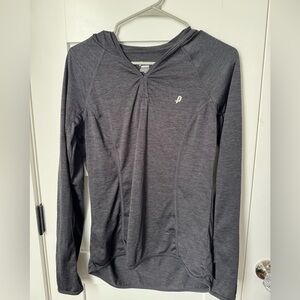 Penn Women’s Long Sleeve Athletic Hoodie size medium